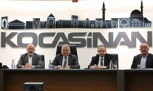 Büyükkılıç, ilçe başkanları ile Kocasinan'da bir araya geldi