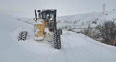 Büyükşehir, 14 ilçede kapanan 449 mahalle yolunu ulaşıma açtı