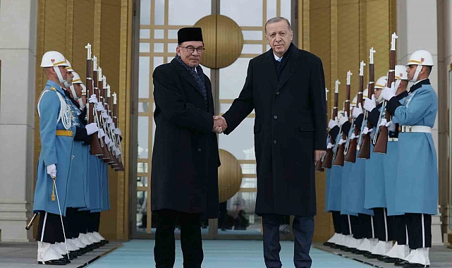 Cumhurbaşkanı Erdoğan, Malezya Başbakanı Enver İbrahim'i kabul etti