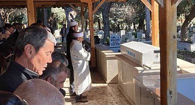 Depremde hayatını kaybedenler son yolculuğuna uğurlandı