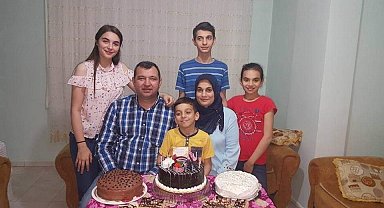 Depremde hayatlarını kaybeden polis memuru eşi ve 4 çocuğu toprağa verildi