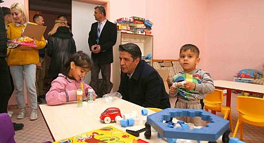 Döşemealtı Belediye Başkanı Genç depremzedeleri ziyaret etti