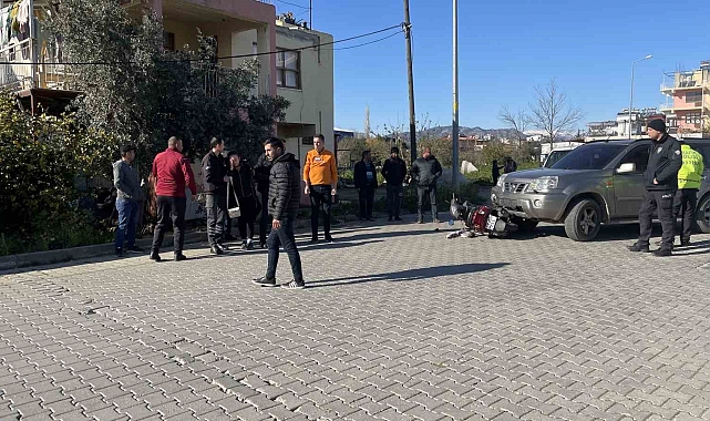 Gazipaşa'da motosikletle otomobil çarpıştı: 1 yaralı