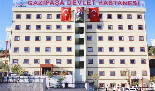 Hastane afetzedelere sağlık hizmeti veriyor
