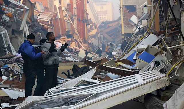 Hatay'da enkaz altında kalan 6 yaşındaki Elif'ten 30 saat sonra müjdeli haber