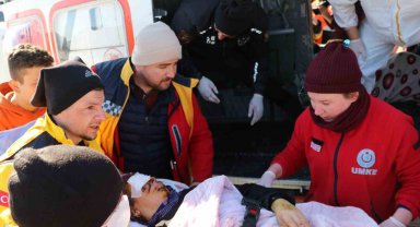 Kararan deprem bölgesine helikopterle jeneratör