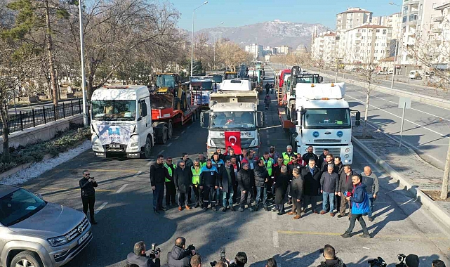 Kayseri'de belediyelerin deprem bölgesine yardımları sürüyor