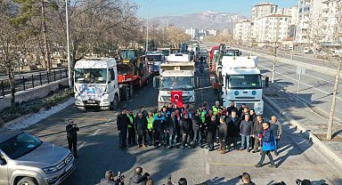 Kayseri'de belediyelerin deprem bölgesine yardımları sürüyor
