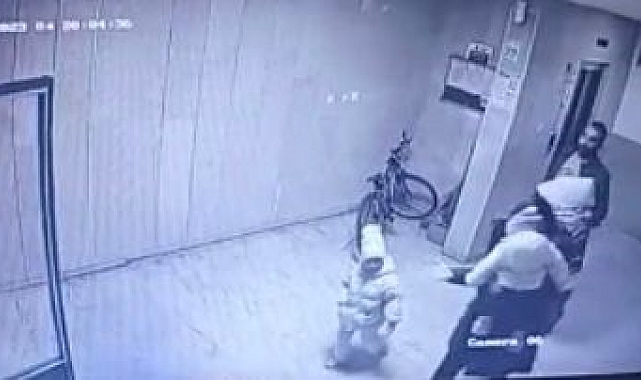 Kayseri'deki depremde vatandaşlar panikle kendilerini sokağa attı
