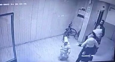 Kayseri'deki depremde vatandaşlar panikle kendilerini sokağa attı