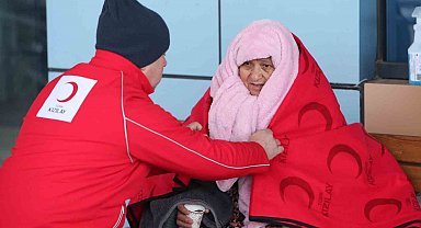 Kızılay'ın Psikososyal Destek Ekipleri bölgede psikolojik ilk yardım veriyor