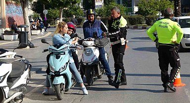 Manavgat'ta denetlenen 300 motosikletten 26'sına ceza uygulandı