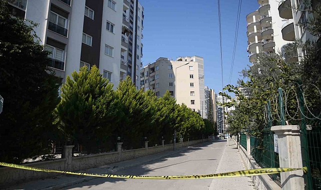 Mersin'de depremden etkilenen 3 bina boşaltıldı