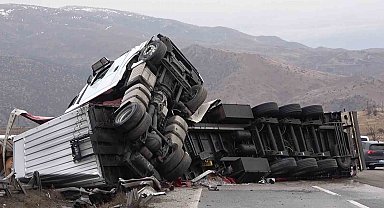 Metrelerce sürüklenen tır bariyerleri biçti: 1 yaralı