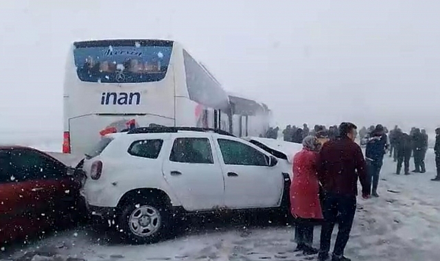 Niğde Otoyolu'nda zincirleme trafik kazası