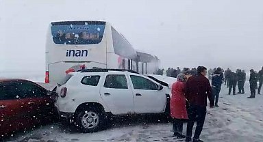 Niğde Otoyolu'nda zincirleme trafik kazası