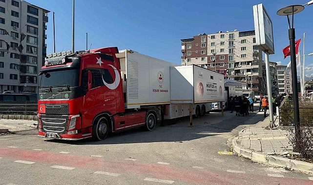 Nüfus Müdürlüğü deprem bölgelerinde kimliğini kaybeden vatandaşlar için hizmet veriyor