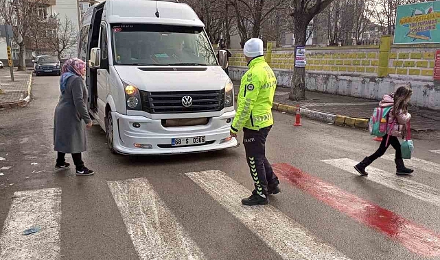 Okullar açıldı, okul servisleri sıkı denetimde