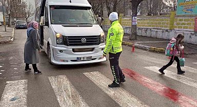 Okullar açıldı, okul servisleri sıkı denetimde