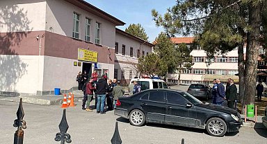 Şaka yaparken arkadaşını bıçakladı