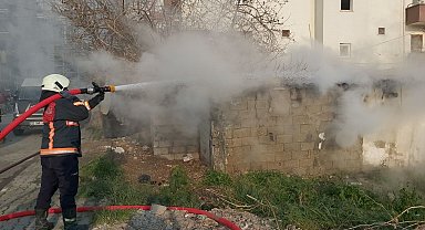 Sobadan çıkan yangın baraka evi kül etti