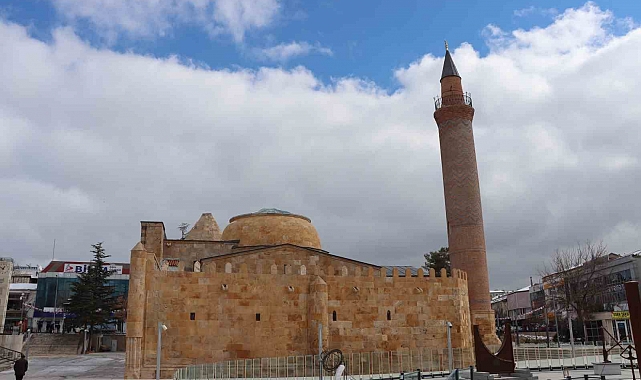 Tarihe tanıklık eden medrese görüntüsü ile hayran bırakıyor
