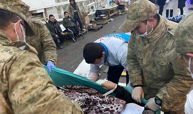 TCG İskenderun yaralı tahliyesine devam ediyor