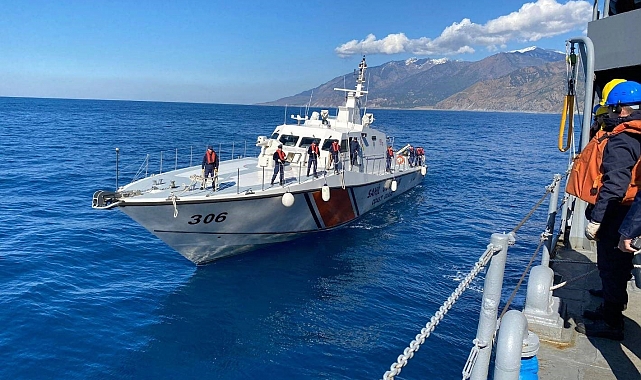 TCG Sarucabey, yardım malzemelerini Hatay'a ulaştırdı
