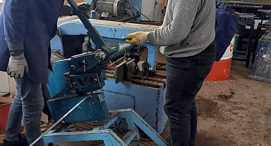 Tomarza'da depremzedeler için soba üretiliyor