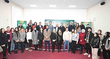 Türkiye'de İlk Olan Eczacı Asistanlığı Kursu'nda İlk Ders Zili Çaldı