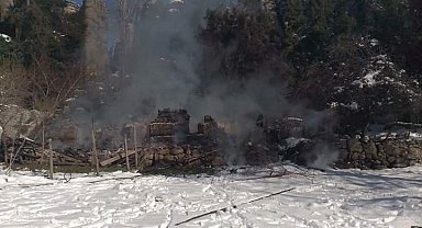Yangında evi yanan yaşlı kadının yürek yakan feryadı