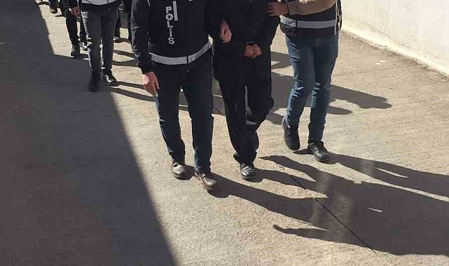 Yıkılan 11 binanın müteahhit ve mühendisleri adliyeye sevk edildi
