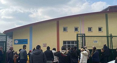 Ankara'da sinir krizi geçiren şahıs ilkokuldaki 20 kişiyi rehin aldı