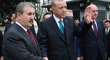 Cumhurbaşkanı Erdoğan, BBP Genel Başkanı Destici'yi ziyaret etti