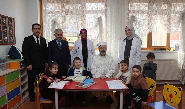 Diyanet İşleri Başkanı Erbaş'tan Keçiören "İyilik Çarşısı"na ziyaret