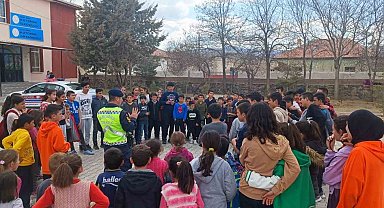 Ereğli'de jandarma ekiplerinden öğrencilere trafik eğitimi