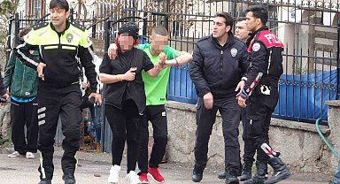 Kavga ettiği dini nikahlı eşini bıçakla yaralayıp arabaya zarar verdi
