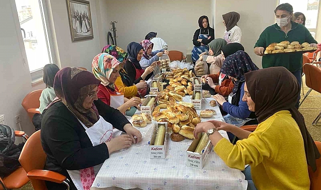 Pursaklar'ın hanımları depremzedeler için harıl harıl çalışıyor