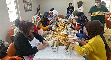 Pursaklar'ın hanımları depremzedeler için harıl harıl çalışıyor