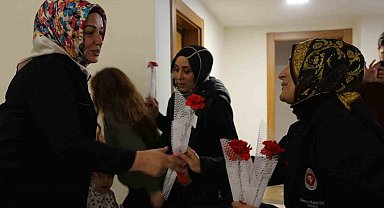 TDV depremzede kadınların Dünya Kadınlar Günü'nü kutladı