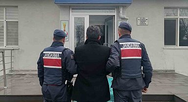 Terör suçundan hükümlü ihraç memur, jandarmadan kaçamadı