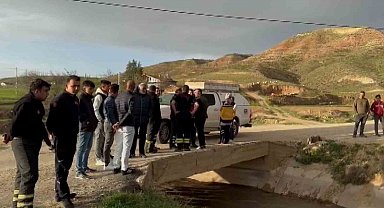 Aksaray'da sulama kanalına düşen çocuk aranıyor