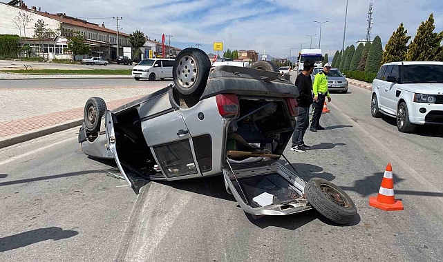 Karaman'da takla atan otomobilin sürücüsü yaralandı