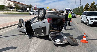 Karaman'da takla atan otomobilin sürücüsü yaralandı