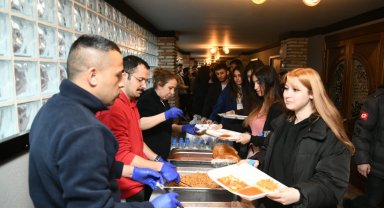 Mamak Belediyesi millet kıraathanelerinin kapılarını iftar için açtı