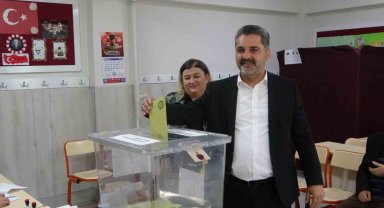 AK Parti İl Başkanı Fatih Üzüm oyunu kullandı
