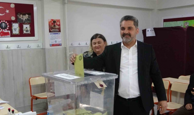 AK Parti İl Başkanı Fatih Üzüm oyunu kullandı