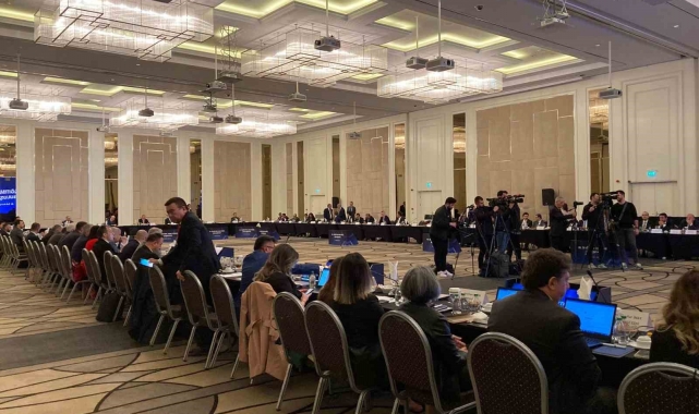 Bakan Dönmez: "Ülkemizi yasa boğan depremlerde elektrik dağıtım sektörü önemli bir sınav verdi"