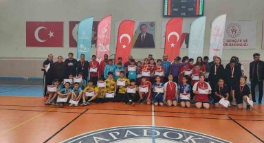 İbrahim Tennuri Ortaokulu, Türkiye Şampiyonası'na katılma hakkı kazandı