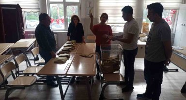 Kayseri'de sandıklar açıldı, sayım başladı